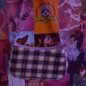 I’m selling a baguette bag